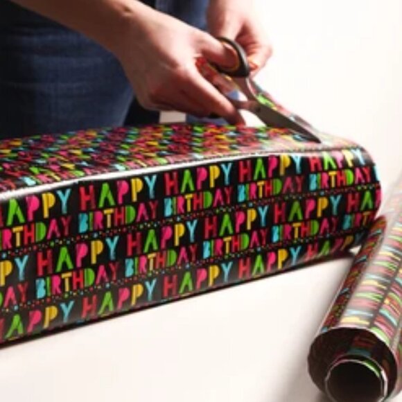 🎈 Birthday Gift Wrapping Service Add-On – Only $8! 🎁 - Picture 2 of 2
